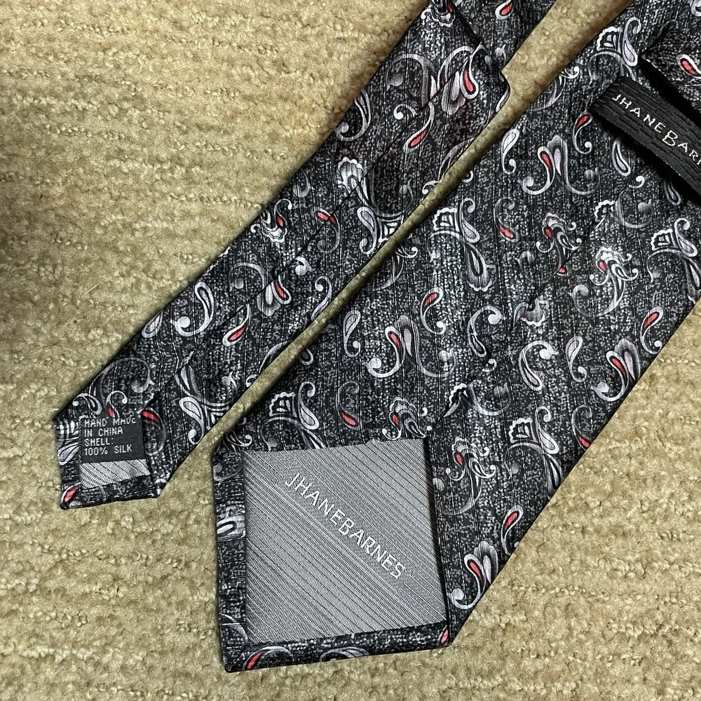 Jhane Barnes Men's Necktie Black Gray Paisley 100% Silk Business‎ Old Money